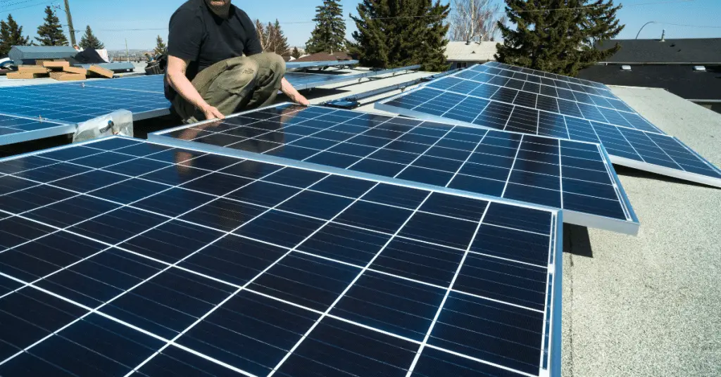  cómo montar paneles solares en un techo 3