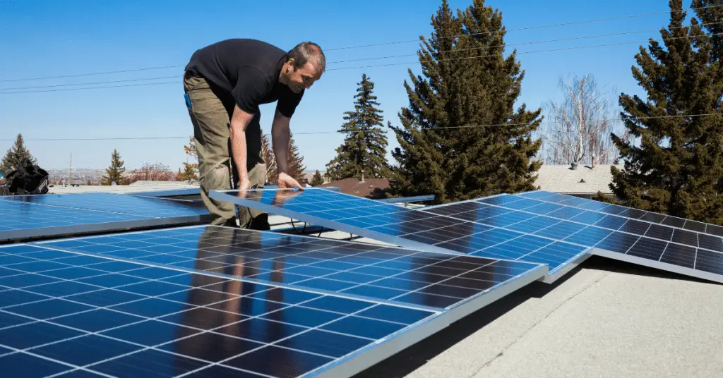  cómo montar paneles solares en un techo 8