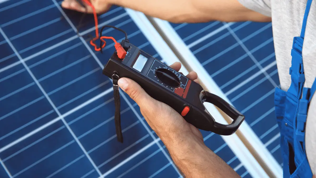 Solar power electricity voltage test on house